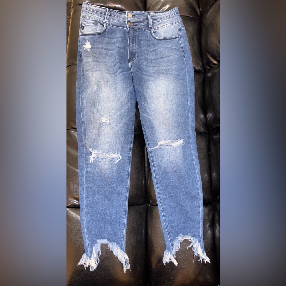 Kancan Skinny Distressed Jeans Shark Bite